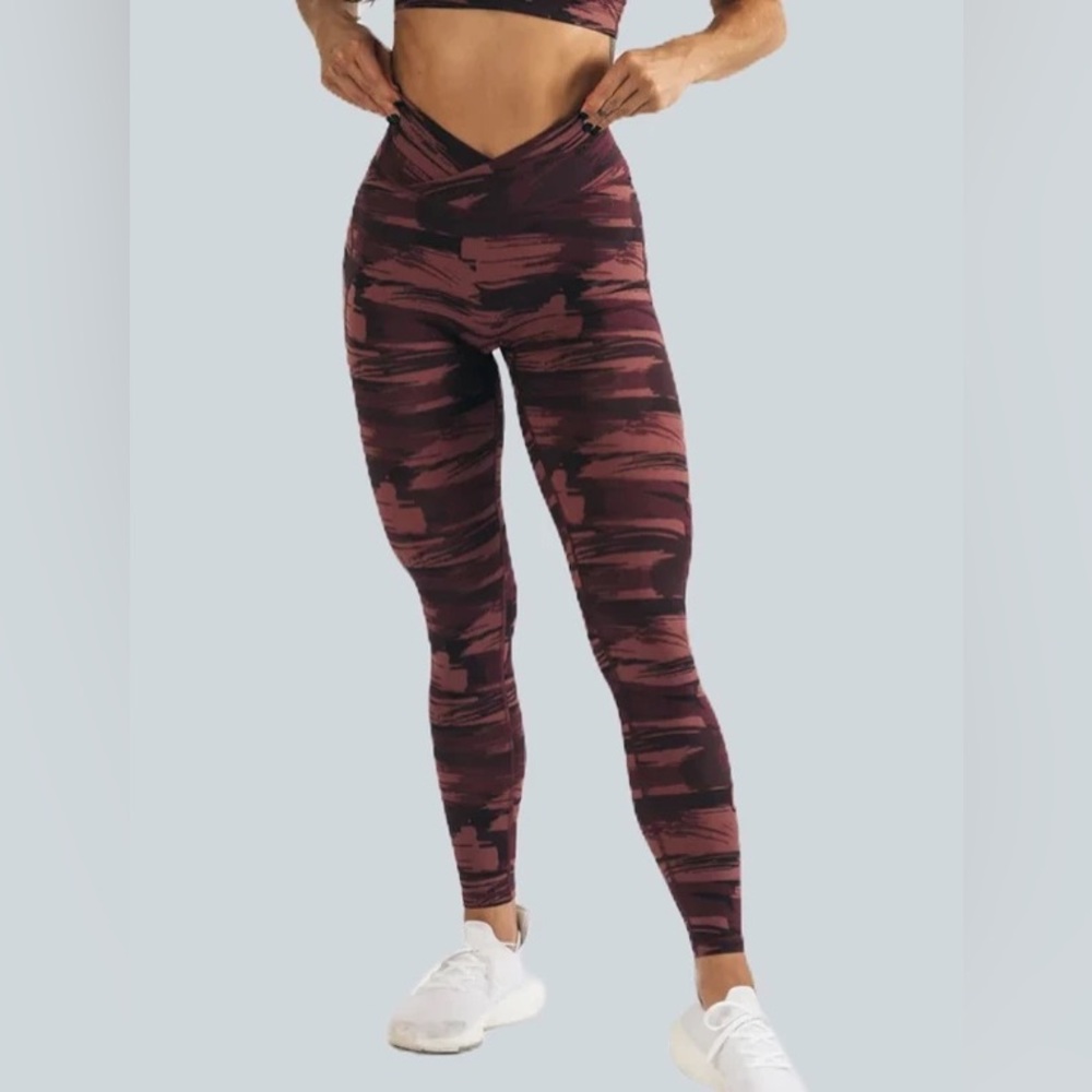 Alphalete Surface Leggings